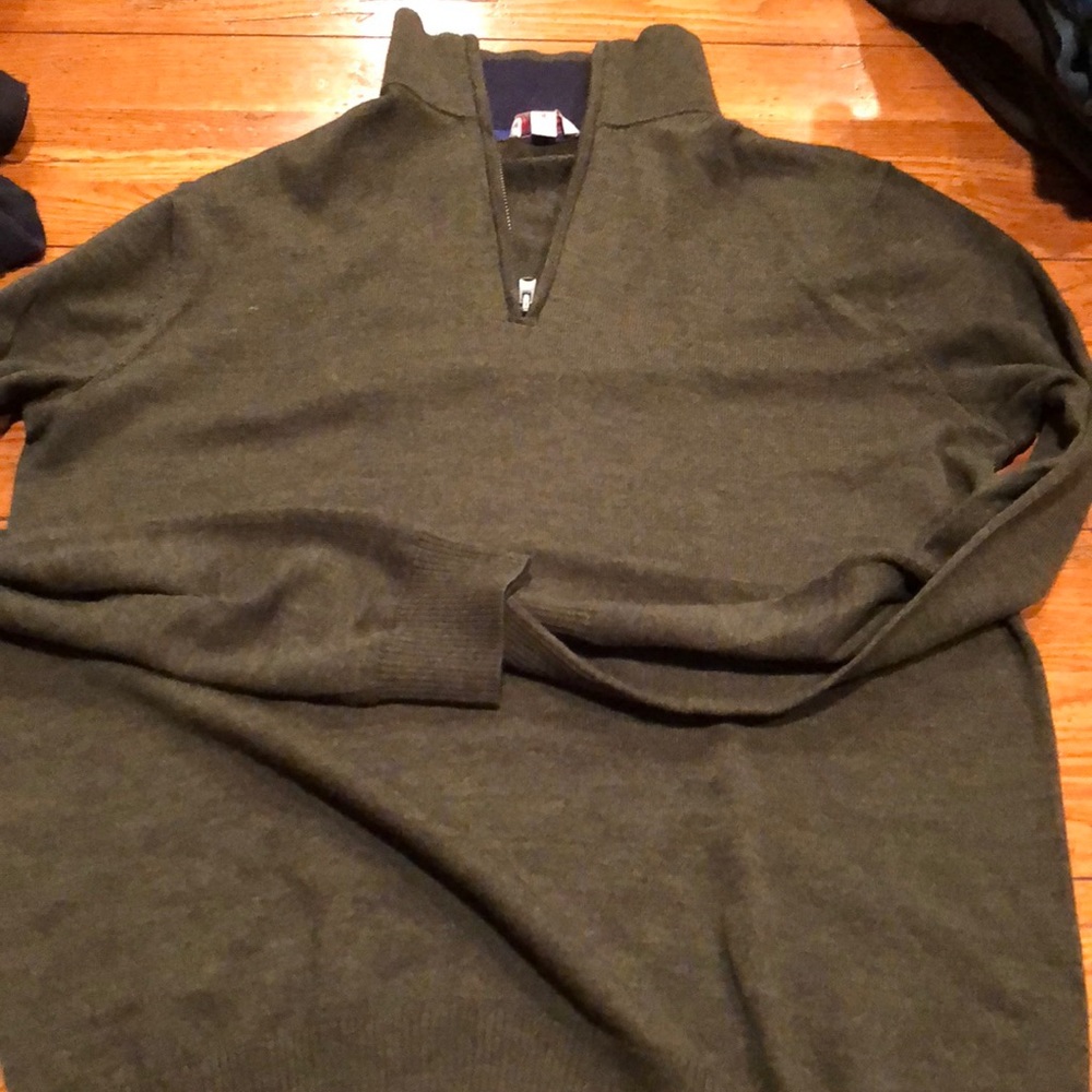 Green GAP pullover sweater
